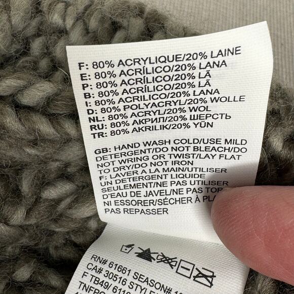 North Face wool blend knit hat with braids - Picture 5 of 5